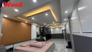 So sánh tấm ốp than tre với tấm ốp nhựa