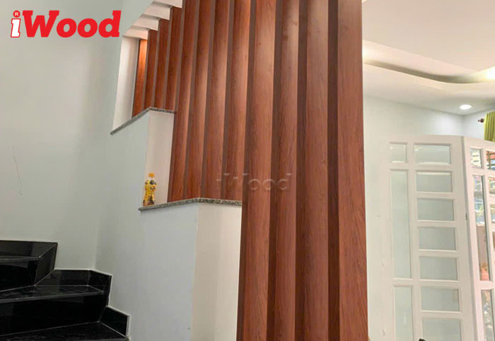 Lam nhựa giả gỗ iWood ốp vách cầu thang