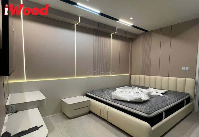 Ốp tường phòng ngủ tấm than tre iWood vân gỗ tự nhiên, ấm áp